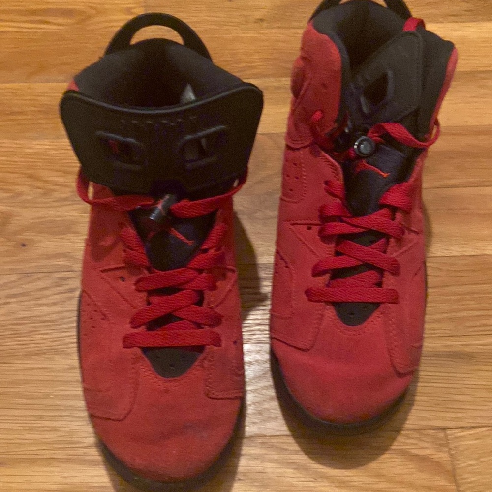 Air Jordan 6 Retro Toro Bravo Sneakers
